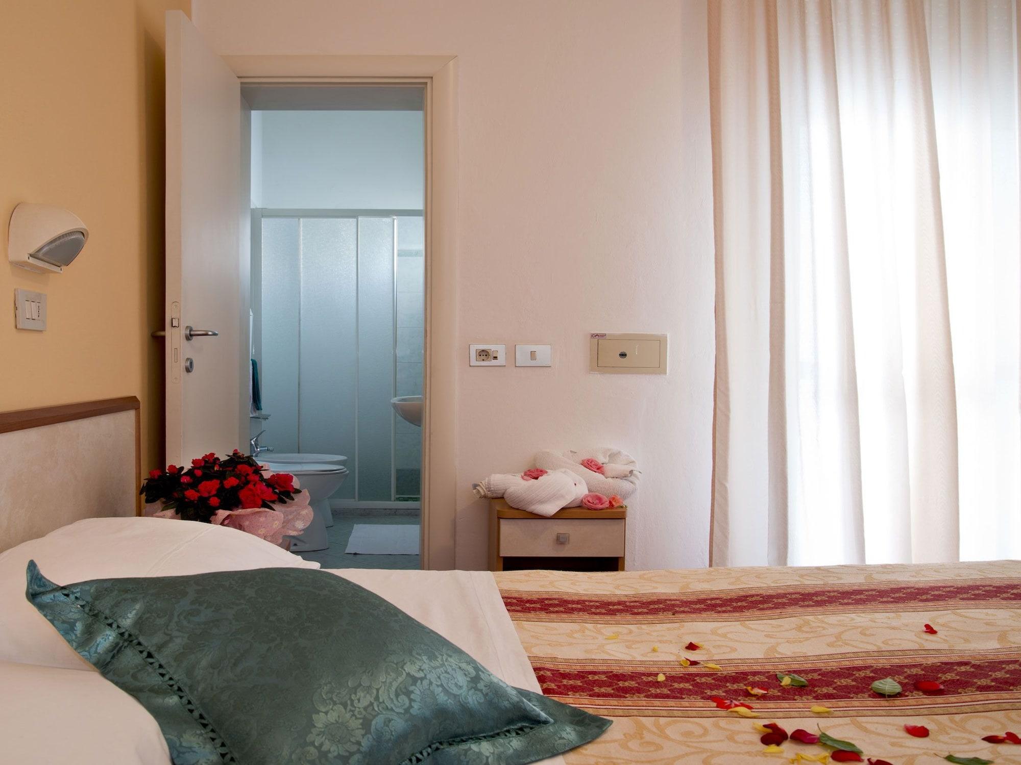 Villa Silvie Rose Cesenatico Eksteriør billede