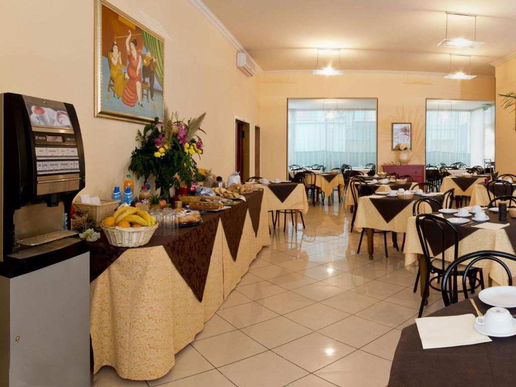 Villa Silvie Rose Cesenatico Eksteriør billede