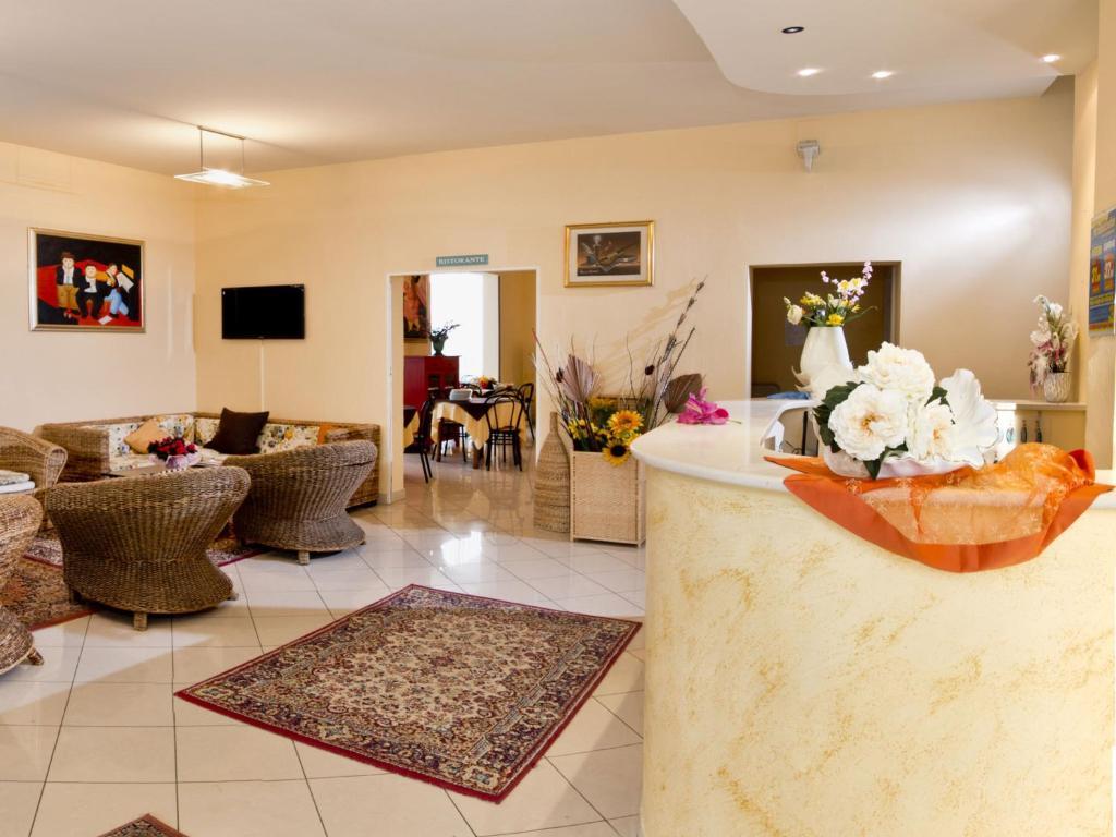 Villa Silvie Rose Cesenatico Eksteriør billede