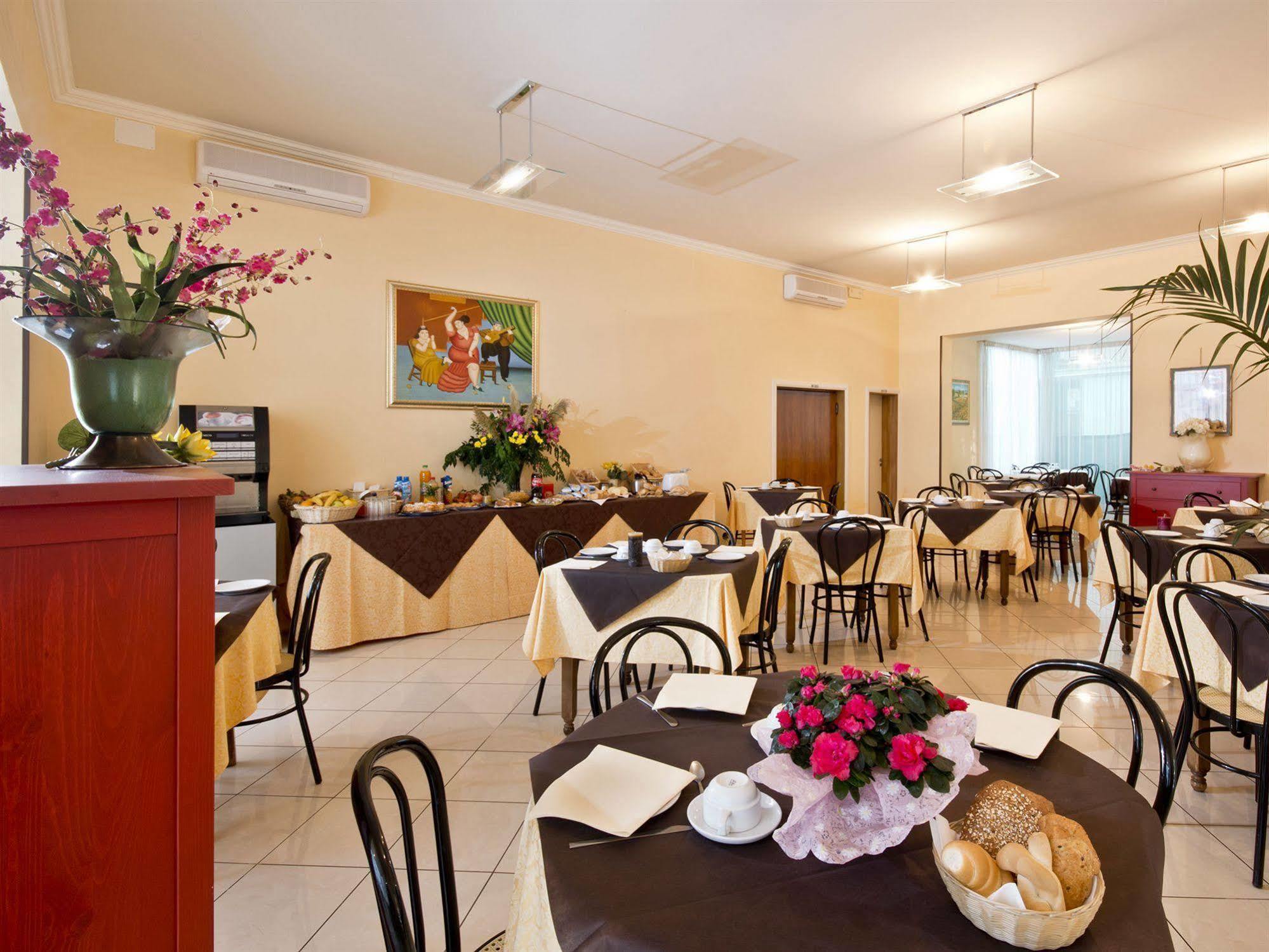 Villa Silvie Rose Cesenatico Eksteriør billede