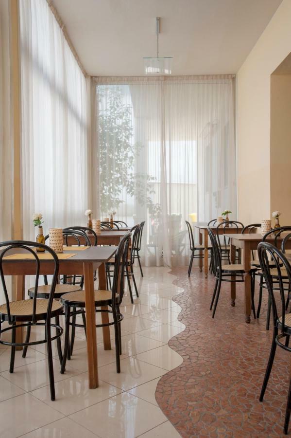 Villa Silvie Rose Cesenatico Eksteriør billede