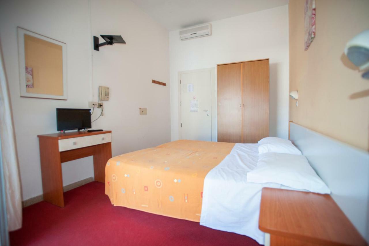 Villa Silvie Rose Cesenatico Eksteriør billede
